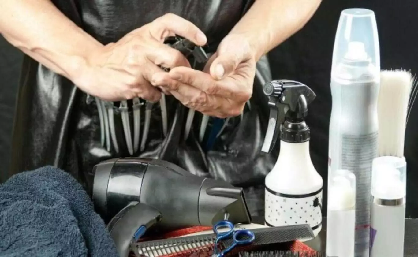 Die Desinfektion von Friseurwerkzeugen ist ein äußerst wichtiger Prozess für jeden Friseursalon oder Friseursalon. In dem Artikel sprechen wir über die Reinigungsschritte, Techniken und Methoden zur Desinfektion des Instruments.